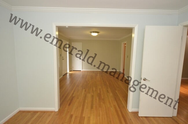 Building Photo - 2644 Harrington Dr