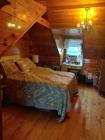 bedroom - 623 Old West Central St