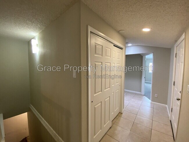 Building Photo - 636 Tennyson St