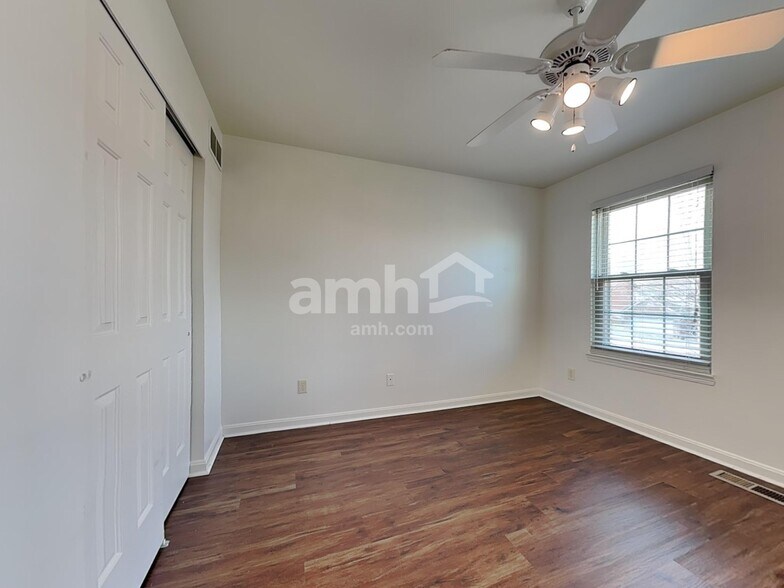 Building Photo - 8400 Woodcreek Dr