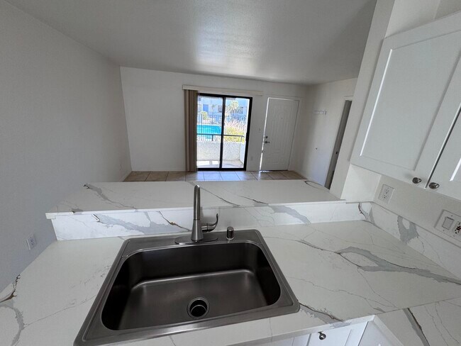 Building Photo - 45470 Sunrise Ln