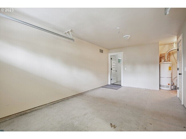 Building Photo - 5331 NE Cully Blvd