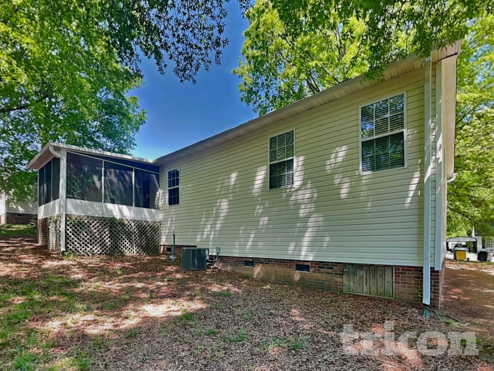 Building Photo - 1614 Barbara Ann Cir