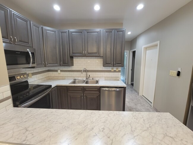 Building Photo - 1441 Wightman St