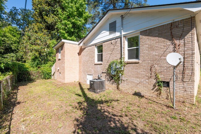 Building Photo - 102 Burdock Cir