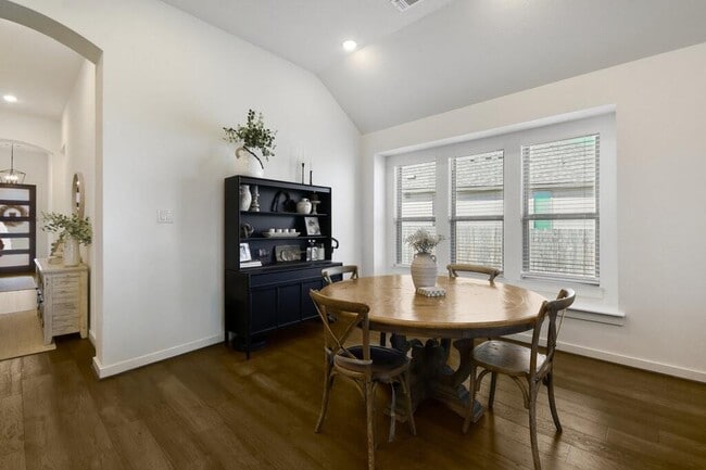 Building Photo - 524 Calmo Ct