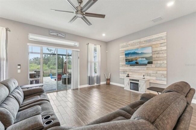 Building Photo - 6028 Milestone Dr