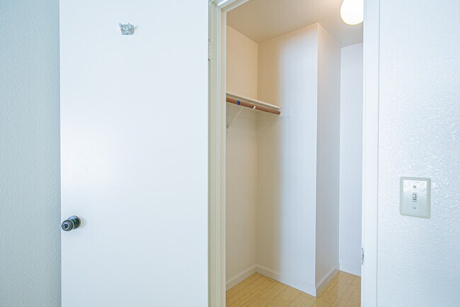 Building Photo - 1912 Magdalena Cir