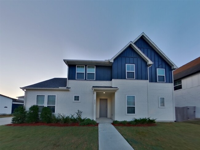 Building Photo - 9835 Willow Creek Commerce Dr