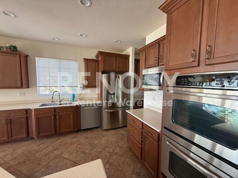 Building Photo - 5158 Silver Feather Cir