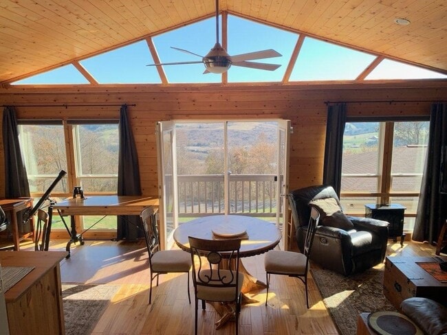 Building Photo - 357 Fincastle Estates