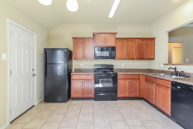 Building Photo - 14611 Parkway Meadows Dr