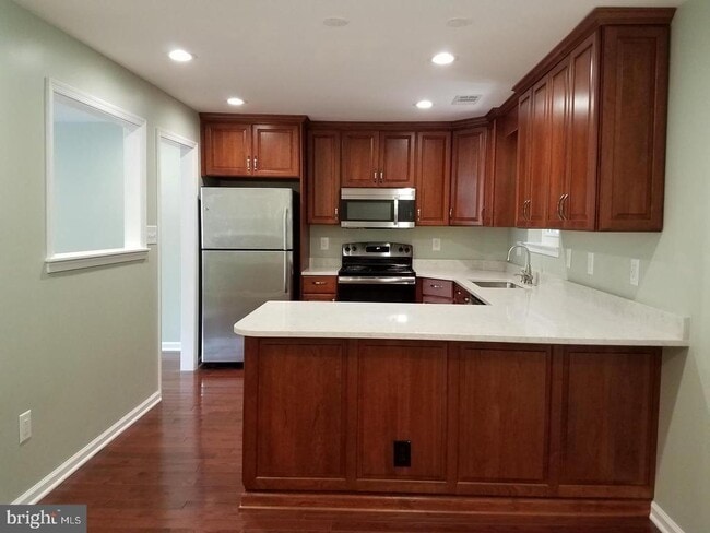 Building Photo - 5551 Winford Ct