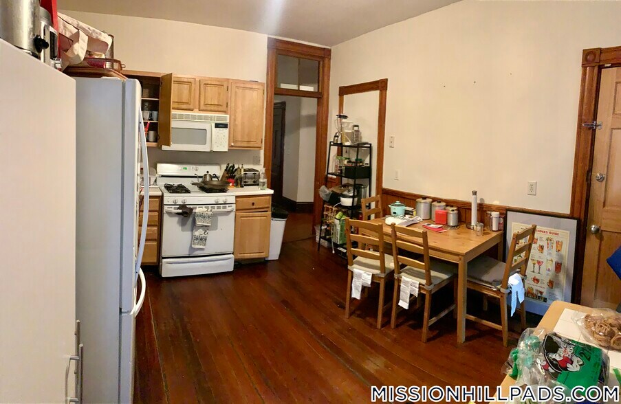 Building Photo - 109 Calumet St