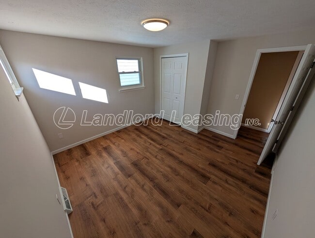 Building Photo - Beautiful 4-Bedroom Split-Level Home with ...
