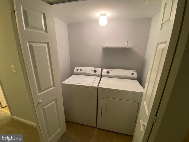 Building Photo - 9244 Sprucewood Rd