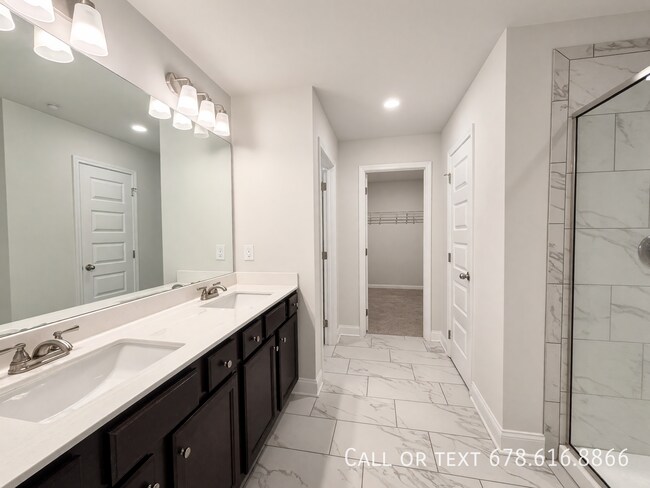 Building Photo - 213 Logan Crest Ct