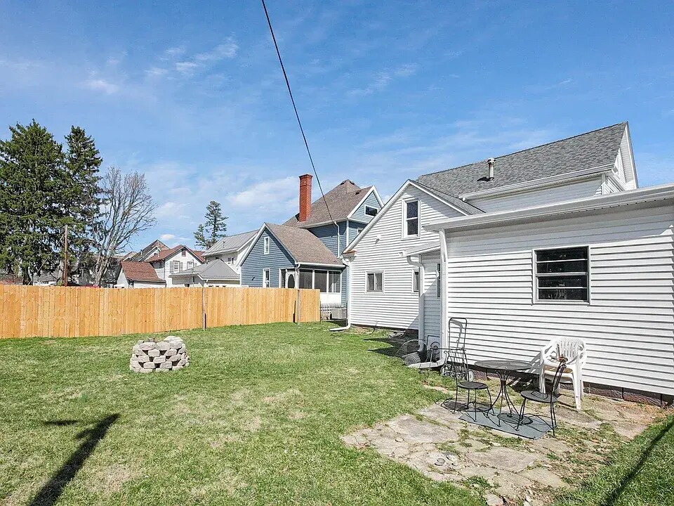 Building Photo - 193 Central Ave