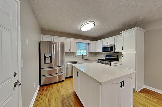 Building Photo - 210 Austin Dr