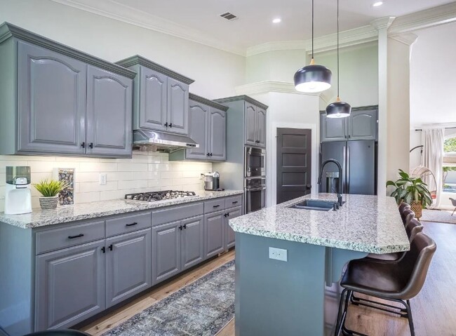 Building Photo - Beautiful Custom East Redding Home with a ...