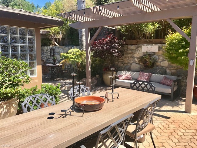 Building Photo - 114 Story Rd