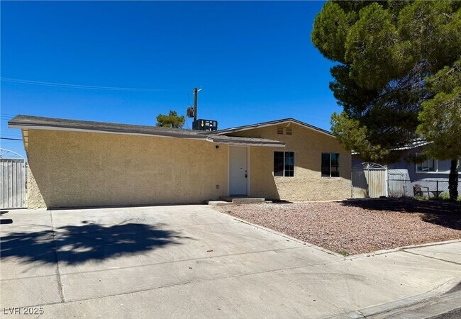 Primary Photo - 236 Pershing Dr