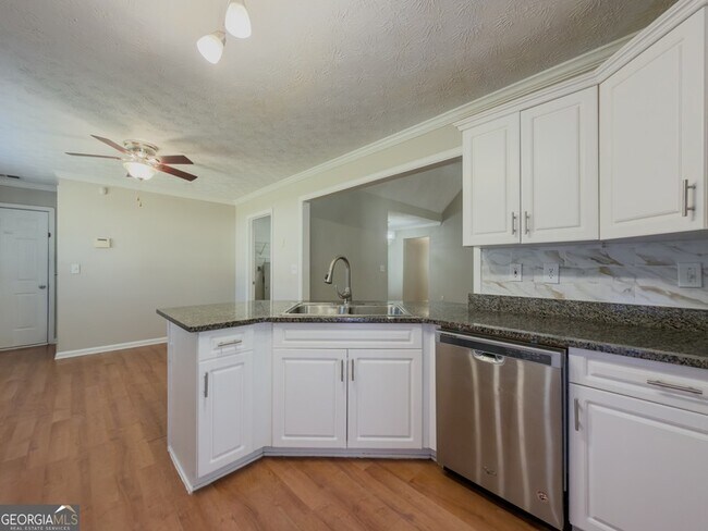 Building Photo - 593 Red Tip Ln