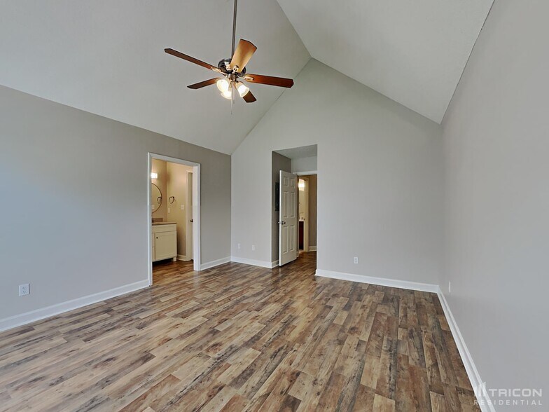 Building Photo - 5125 Cottage Bluff Ln
