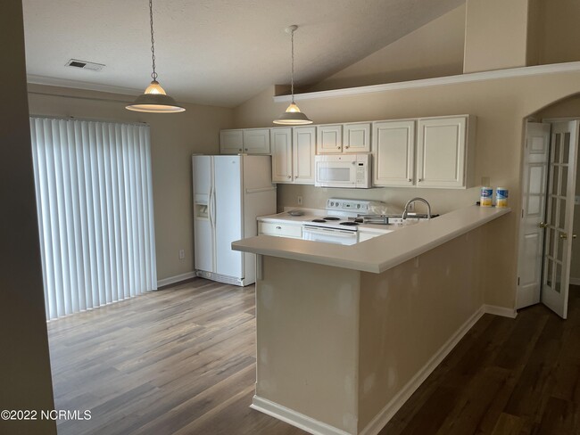 Building Photo - 5319 Sun Coast Dr