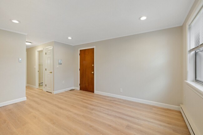 Building Photo - 51 Lynde St