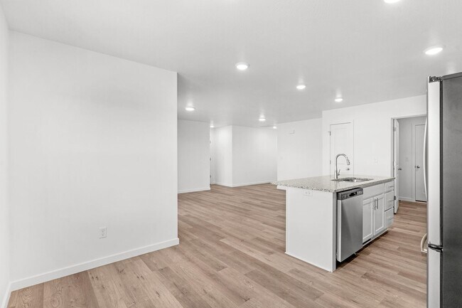 Building Photo - 804 S Lambert Cir