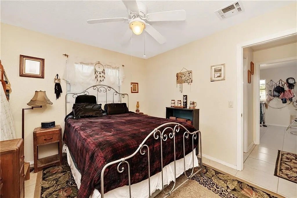 Bedroom 01 - 636 Seminole Ave