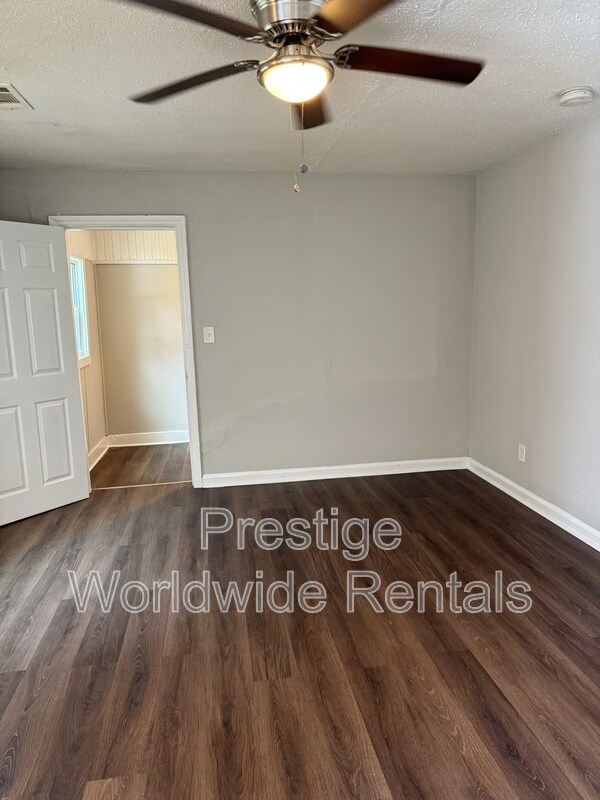 Building Photo - 1048 Brooks Rd