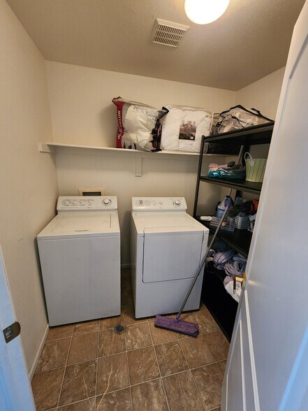 Building Photo - 2534 S Fundy Cir