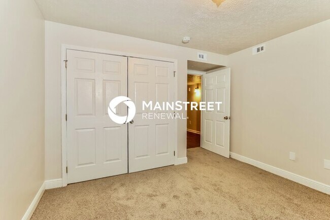 Building Photo - 3 Bedroom Pet-Friendly Home in Louisville,...