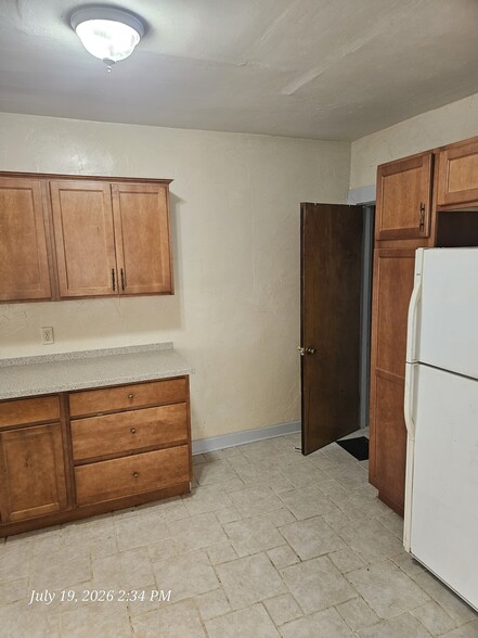 Kitchen - 1134 Trost Ave