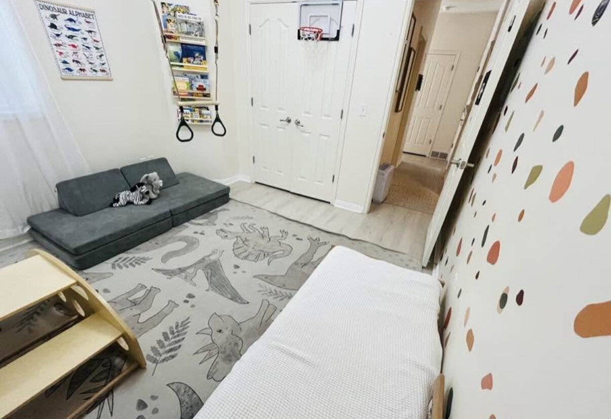 Building Photo - 8789 S Caliente Dr