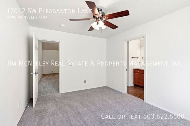 Building Photo - 17012 SW Pleasanton Ln