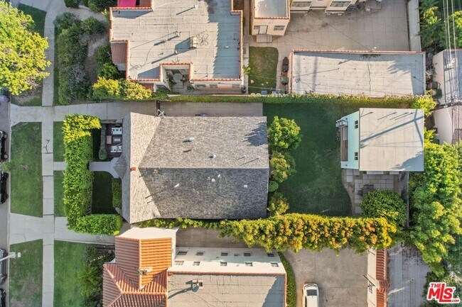Building Photo - 1155 S Rimpau Blvd
