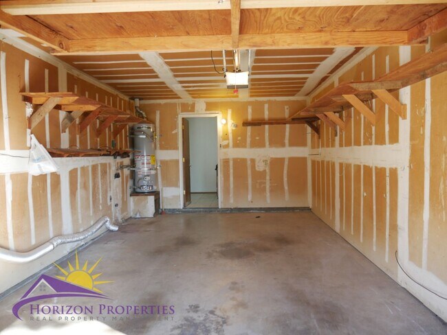 Building Photo - 2741-2743 El Caprice Dr