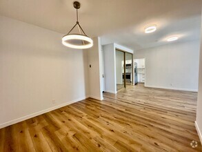 Building Photo - Recently Remodeled Spacious 1Bed/1Bath wit...