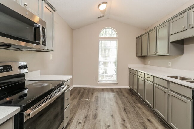 Building Photo - 9033 Shenington Pl