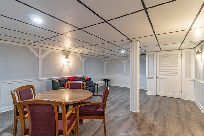 Building Photo - 31 Fox Trail