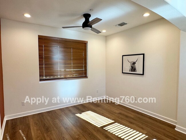 Building Photo - Picturesque Home In 55+ Desert Vista Community!