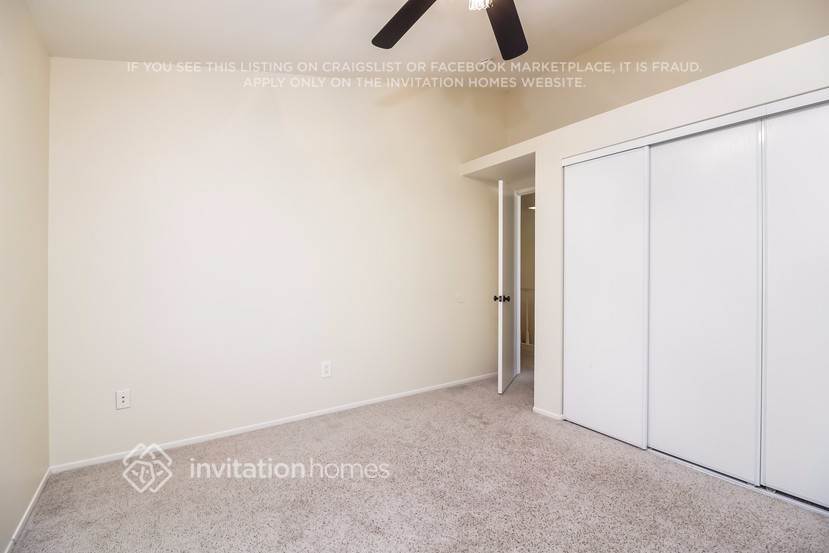 Building Photo - 45613 Clubhouse Dr