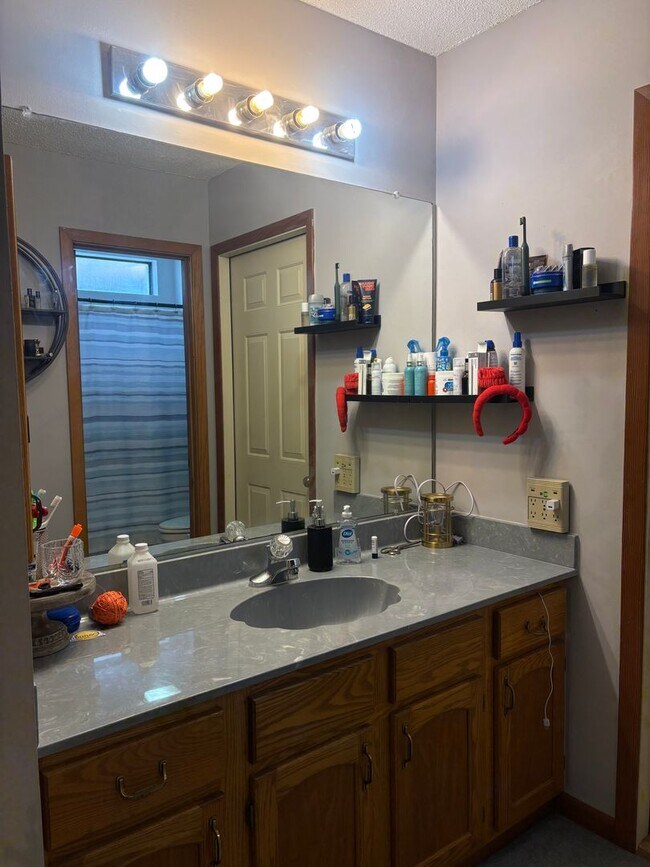 Building Photo - Charming 2 Bedroom in Niceville!