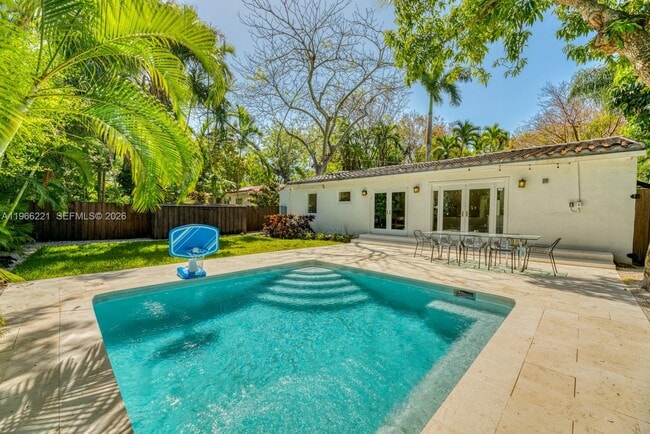 Building Photo - 4071 Barbarossa Ave