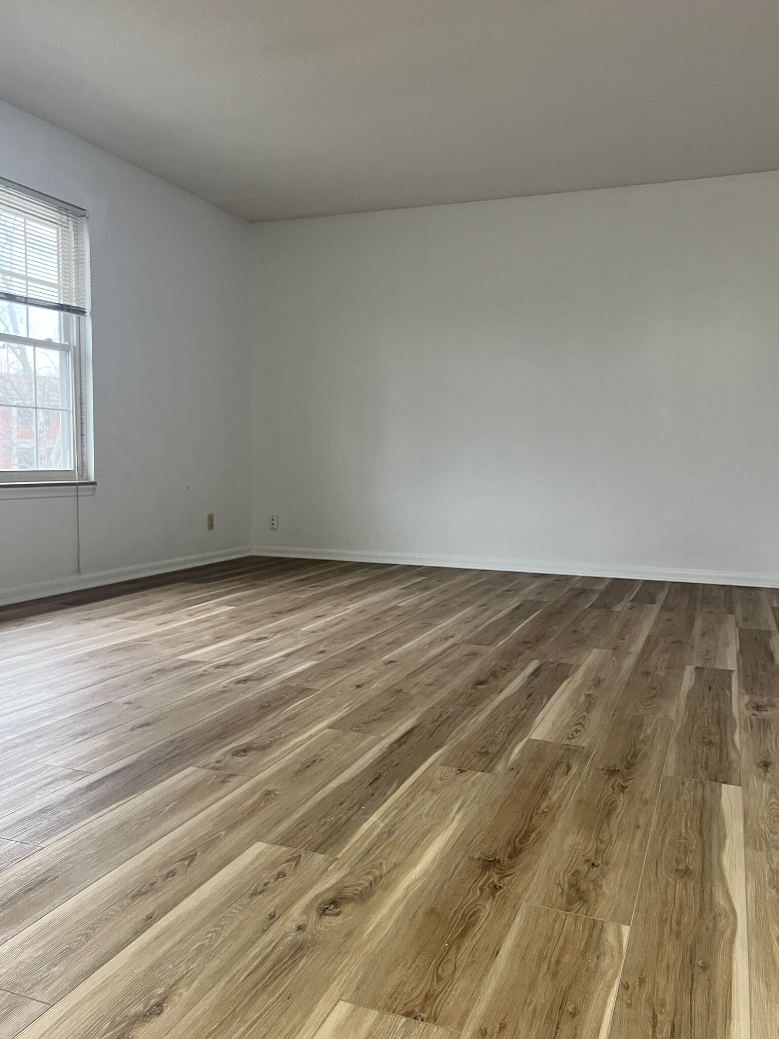 Living Room - 9315 Bluejacket St