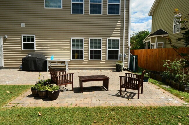 Building Photo - Just a few miles from NOB Navy Base and Ba...
