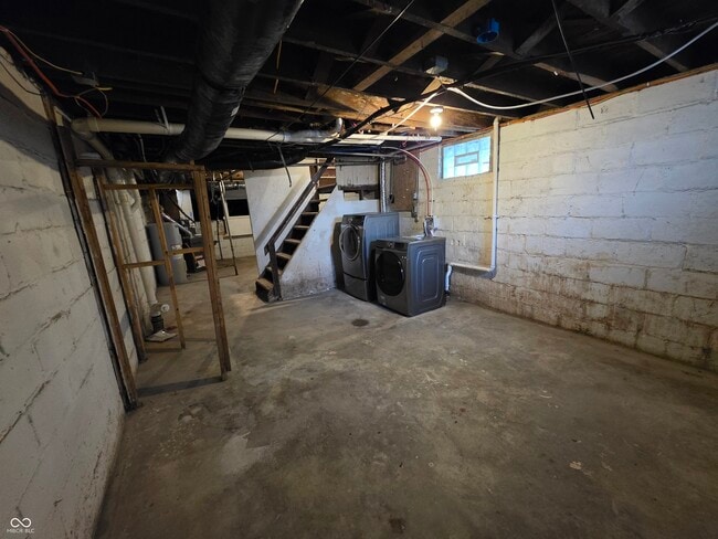 Building Photo - 834 Lasalle St